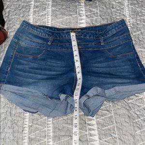 High waisted cheeky short